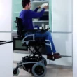 wózek inwalidzki podnoszony